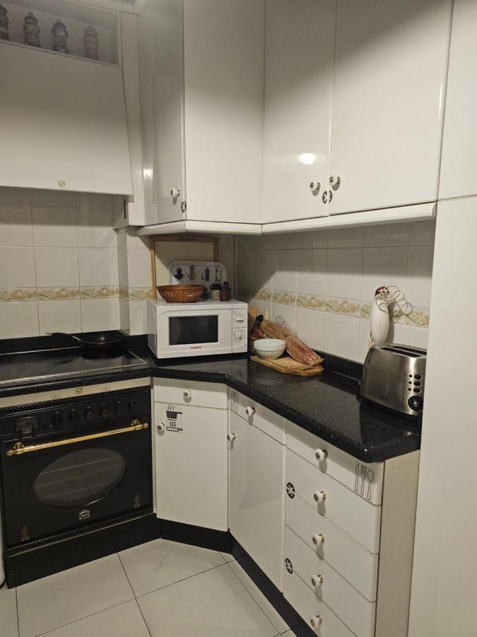 Habitacion Amplia Y Centrica En Piso Compartido A Coruña Kültér fotó