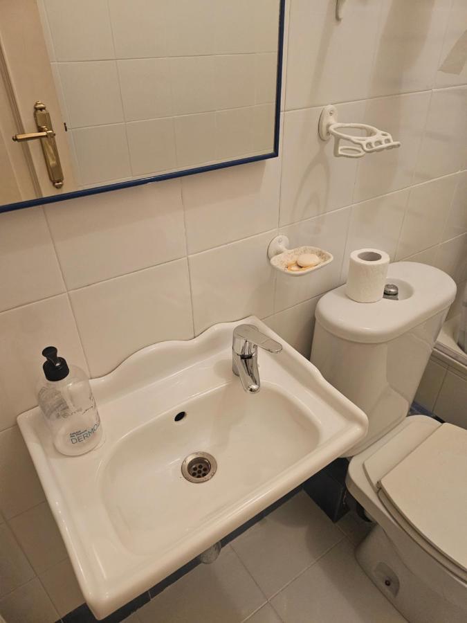 Habitacion Amplia Y Centrica En Piso Compartido A Coruña Kültér fotó